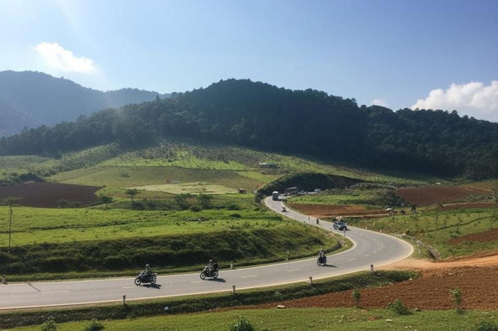 Cung đường trên cao nguyên Mộc Châu.